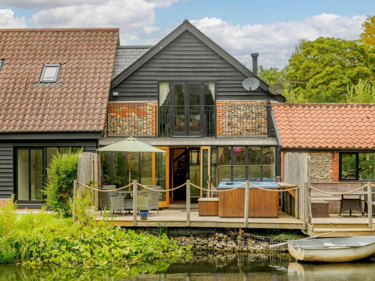 Vakantiehuis 16th Century Cartlodge With Private Hot Tub