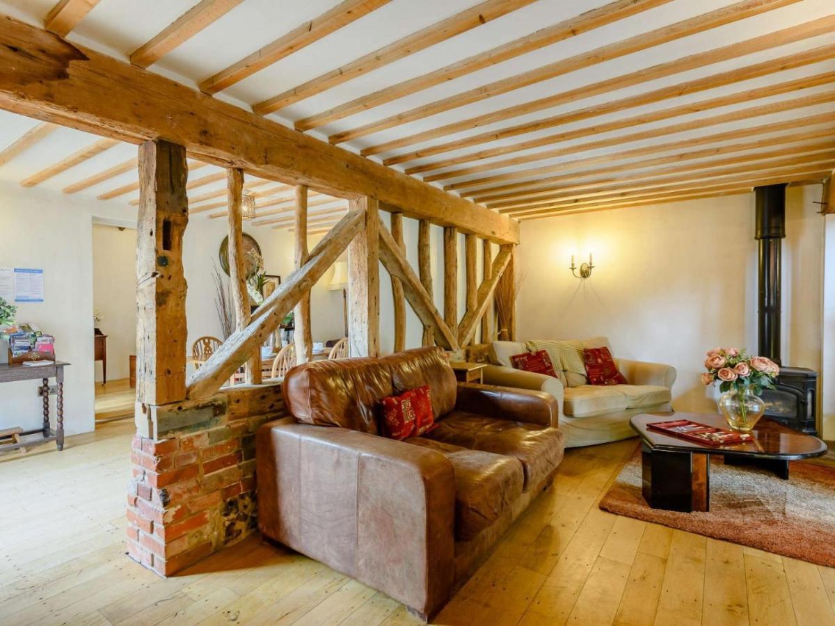 16th Century Cartlodge With Private Hot Tub Holiday home Diss