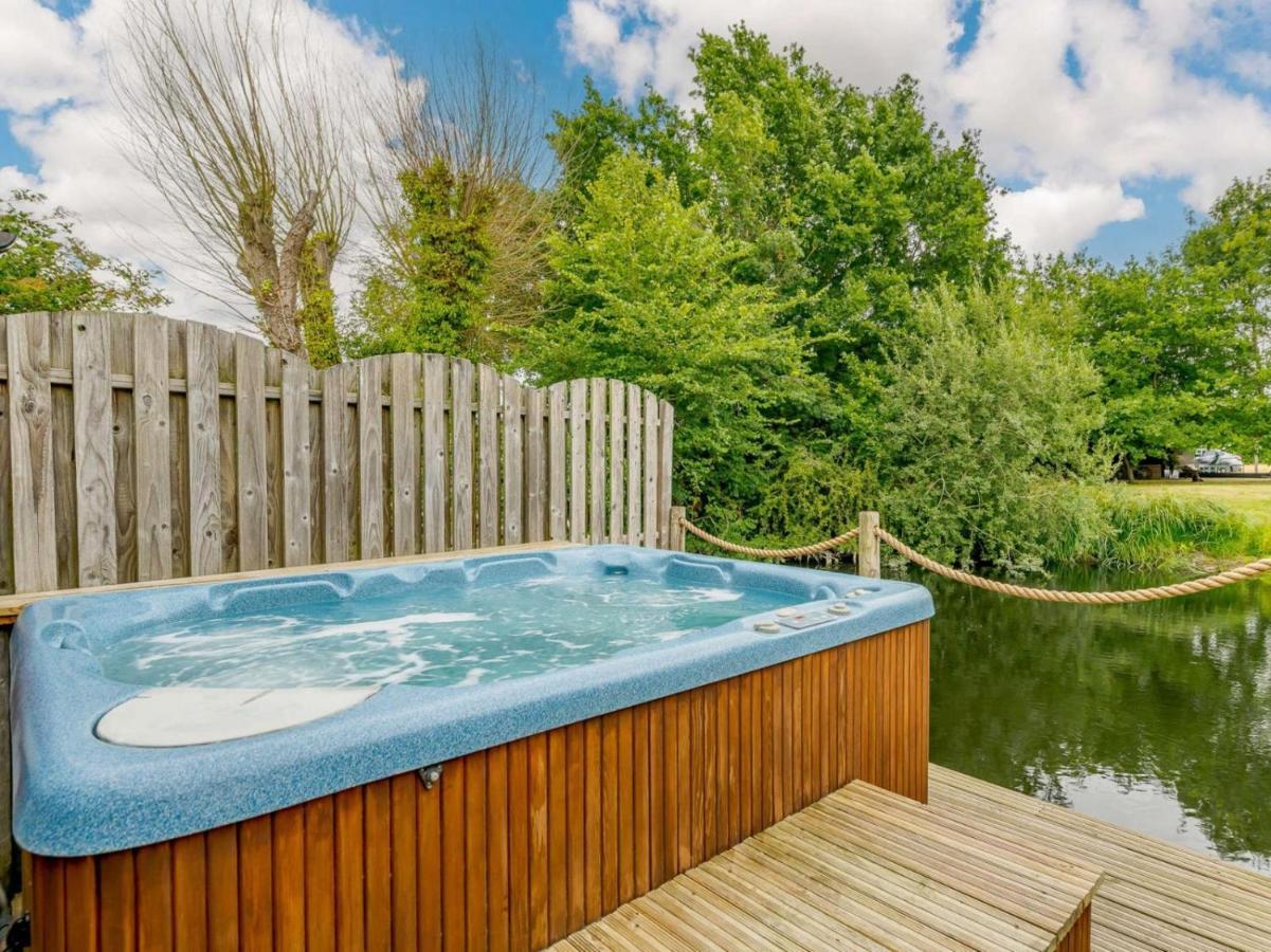 Holiday home 16th Century Cartlodge With Private Hot Tub *